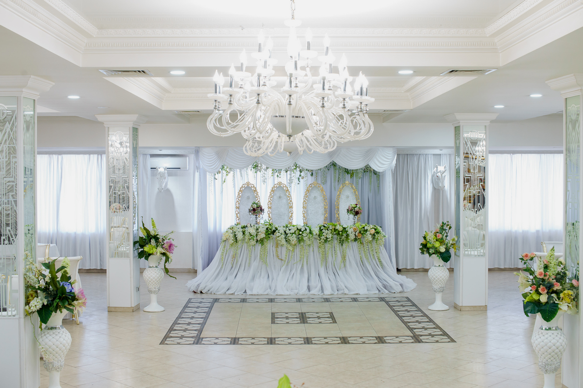 Новый свадебный зал (белый зал)